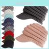 Gemütliche Damen Strickmütze mit Stretch und Zopfloch für den Winter