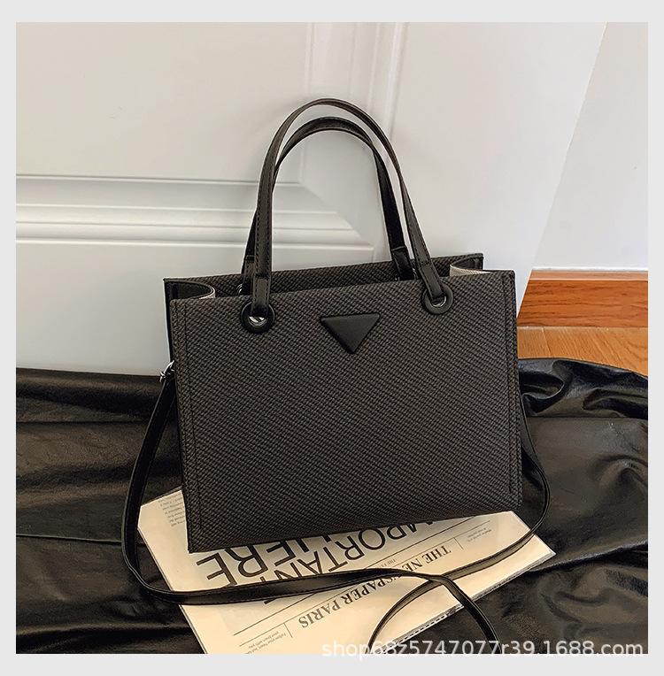 Bag women's spring 2025 new fresh and sweet large-capacity tote solid color shoulder bag simple casual commuter bag