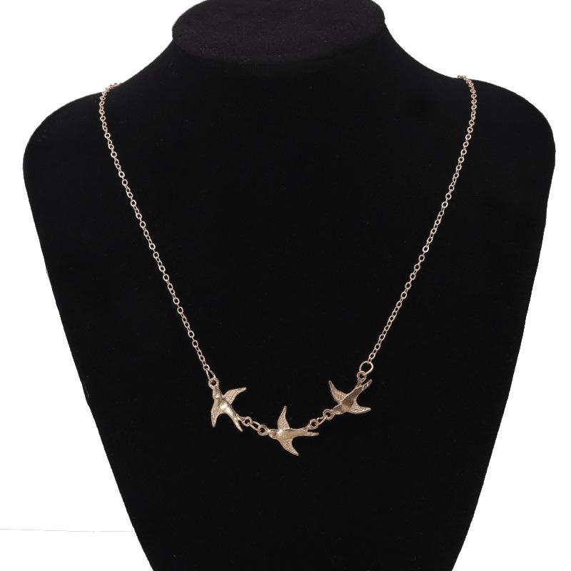 Popular Girl Necklace Wild Temperament Retro Simple Three Bird Necklace Women Bohemio Fatima Necklace
