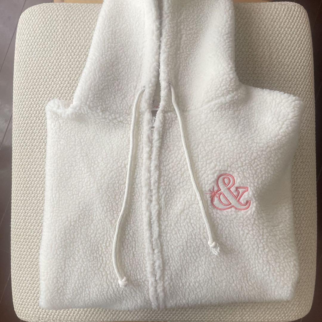 

[USED] &TWICE fleece boa hoodie, white, size M