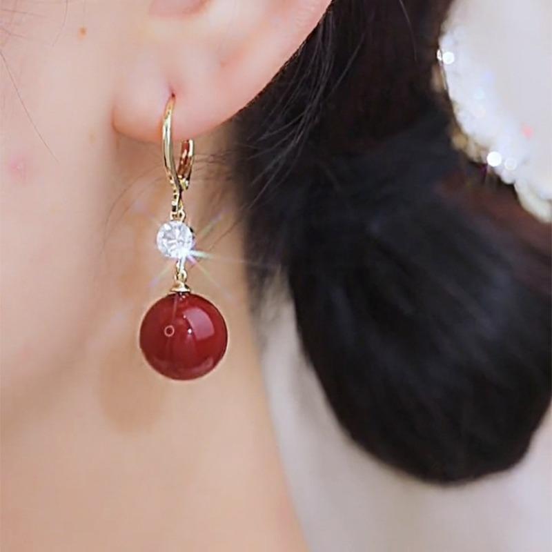 S925 Silver Needle Retro Red Pearl Earring Buckle Explosive High End Charm Small Earrings Round Face Slimming Earrings