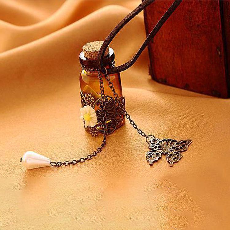 C181 Vintage Daisy Glass Wishing Bottle Necklace with Leather Cord and Butterfly Pendant