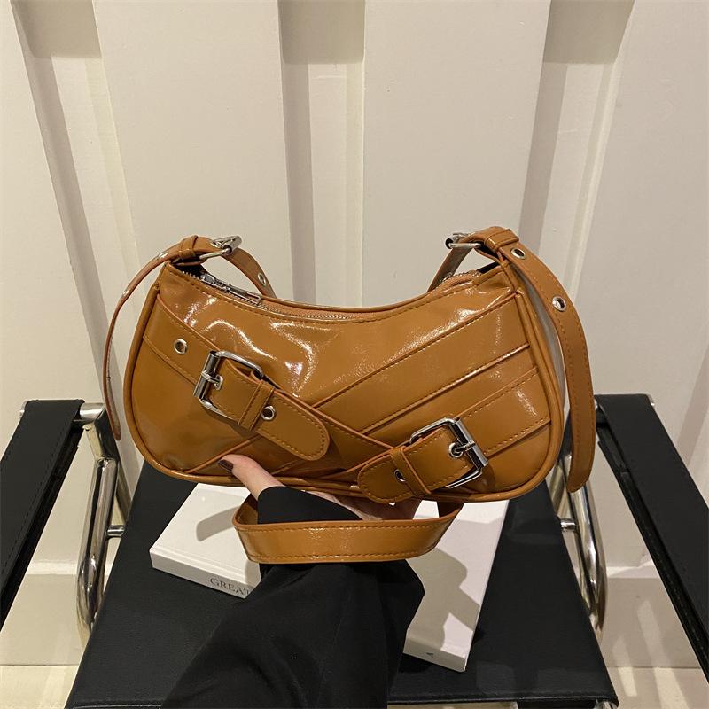 Fashion High Sense Underarm Bag Women's 2025 Spring and Summer New Locomotive Bag Niche Simple Commuter Shoulder Bag