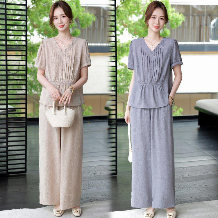 Elegant Mother's Summer Outfit: Dignified Short-Sleeve Top & Wide-Leg Pants Set for Middle-Aged & Elderly Women