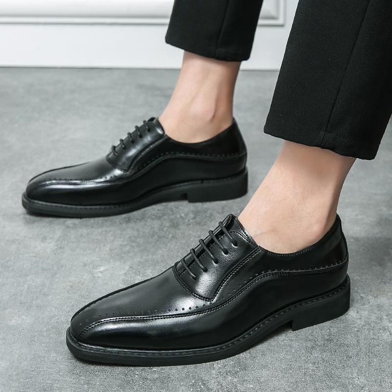 Fashion Designer New Men's Pointed Patchwork Brogues Oxford Shoes Gentleman Wedding Dress Homecoming Formal Wedding Footwear