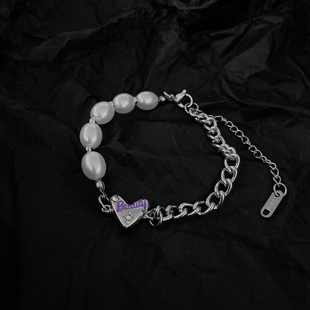 Elegant French Pearl Bracelet: Chic Retro Design for Women