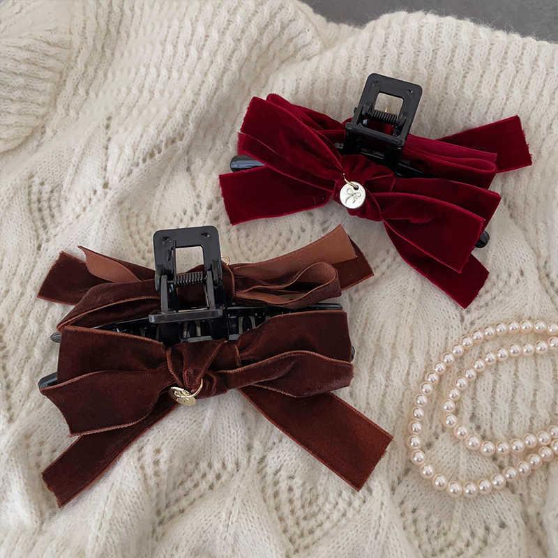 Elegant Black Velvet Claw Clip - High-End Retro Hair Accessory for Women, 2024 Autumn/Winter Style