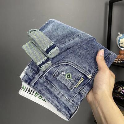 Lehký luxusní špičkový vyšívaný džínový pánský model 2025 léto tenký slim fit skinny elastický ležérní měkký všestranný dlouhé kalhoty