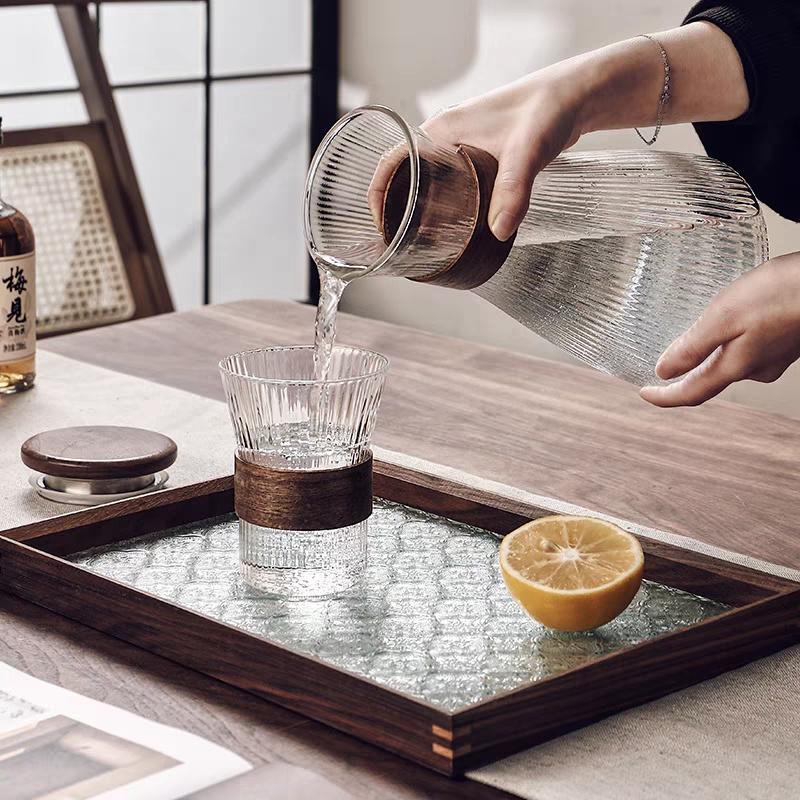 Japanese Style Glass Cold Water Jug Walnut Sleeve Heat Resistant Vertical Stripes Coffee Pot Juice Pitcher Tea Pot