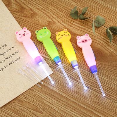Figura de dibujos animados de Bay, herramienta de limpieza de oídos iluminada desmontable, cuchara para quitar cera de oídos