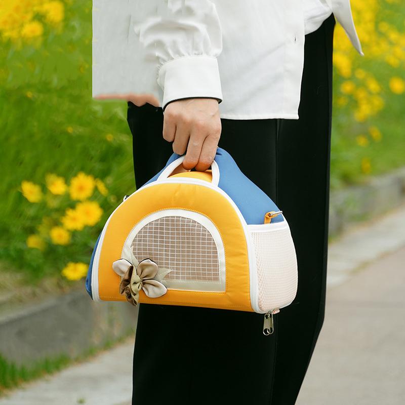 Breathable Pet Bag Small Carrier Bag Breathable Comfortable Pet Travel Tote Bag Sling for Hamster Pig Rabbit Hedgehog