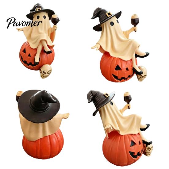 Halloween Party Tischdekorationen Niedliche Geisterfigur, Sitzend auf Kürbisstatue mit Hexe Lustige Regalpuppe Hut, Harz Tischplattenornament für