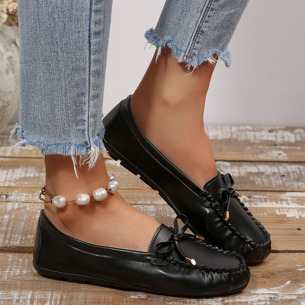 Women’s Soft Sole Flat Moccasin Loafers Slip-On Casual Comfort Shoes with Bow Detail for Everyday Wear