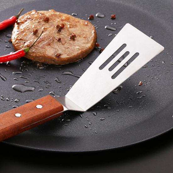 Sada 4 nerezových lopat na smažení s dřevěnou rukojetí, odolné škrabky na gril, ploché grilovací příslušenství pro grilování a kempování