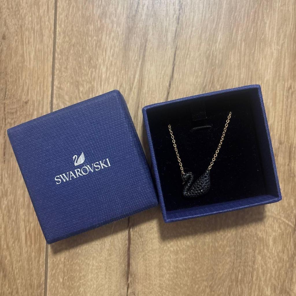 Used Beautiful Swarovski Iconic Swan Necklace Black Gold