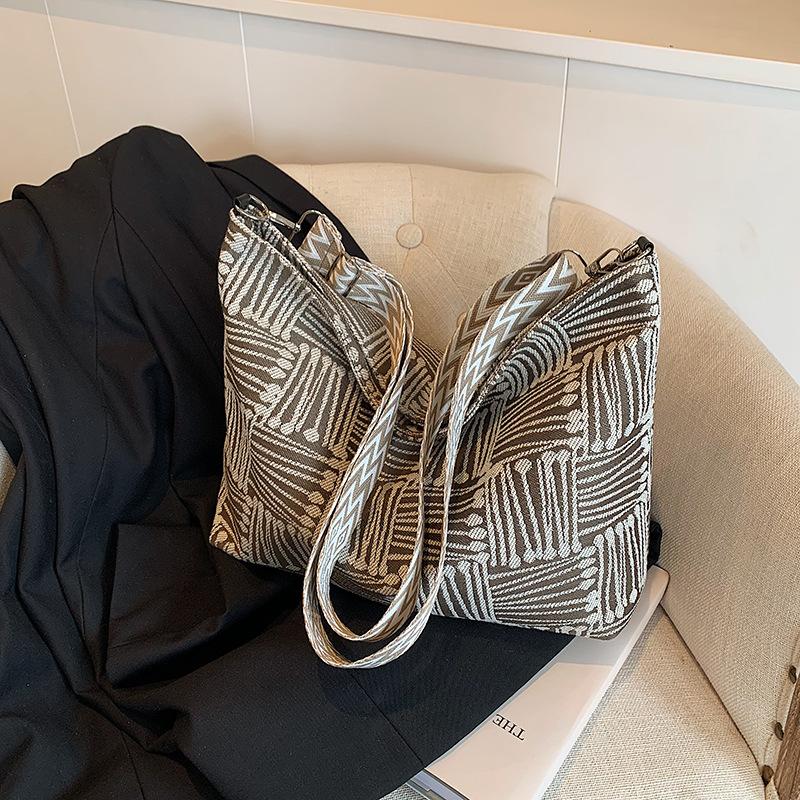 Cloth Bag Women'S Large-Capacity High-Value Wide Shoulder Strap Single Shoulder Messenger Bag Niche Autumn Canvas Bag