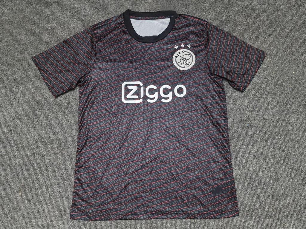 Ajax Seizoen 2025/26 Bal - Henderson, Brobbey, Bergwijn, Zierkzee, Alvarez (Thaise Versie)