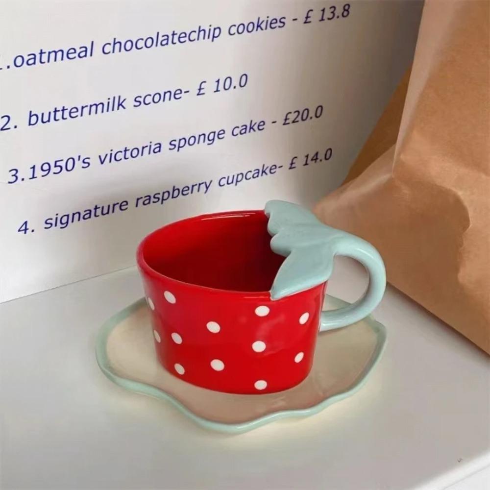 

300 мл Клубничная кружка для завтрака, керамическая кофейная чашка с блюдцем, тарелка для хлеба и фруктов, чашка для цветочного чая, подарок, новинка 300ML