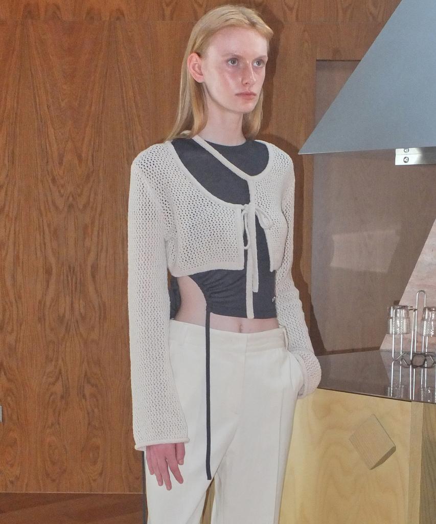 En Or Cut Out Bolero Cardigan - Beige