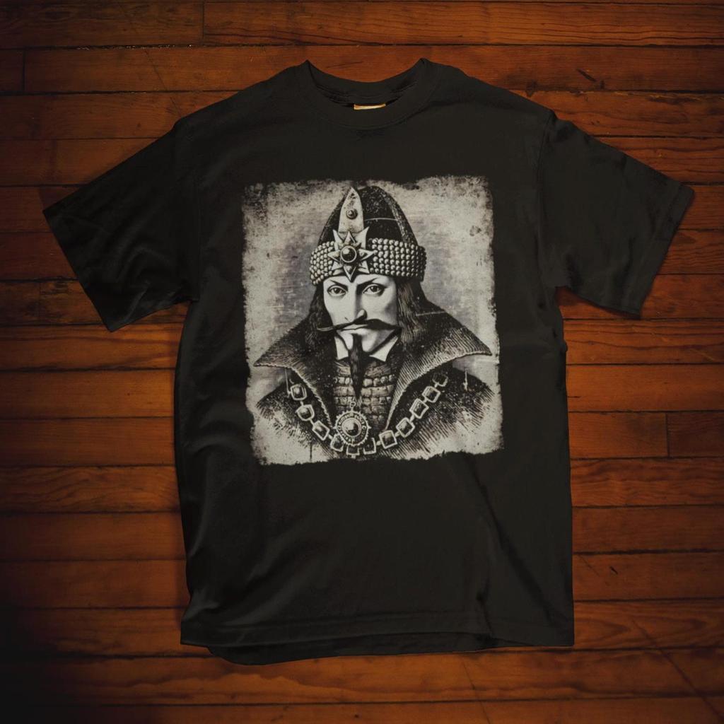 Maglietta di Vlad l'Impalatore: Regalo Abbigliamento Gotico, Maglietta Horror, T-shirt Principe di Valacchia, Maglietta Vlad Tepes, Abbigliamento Goth, Regalo per Amante della Storia Oscura
