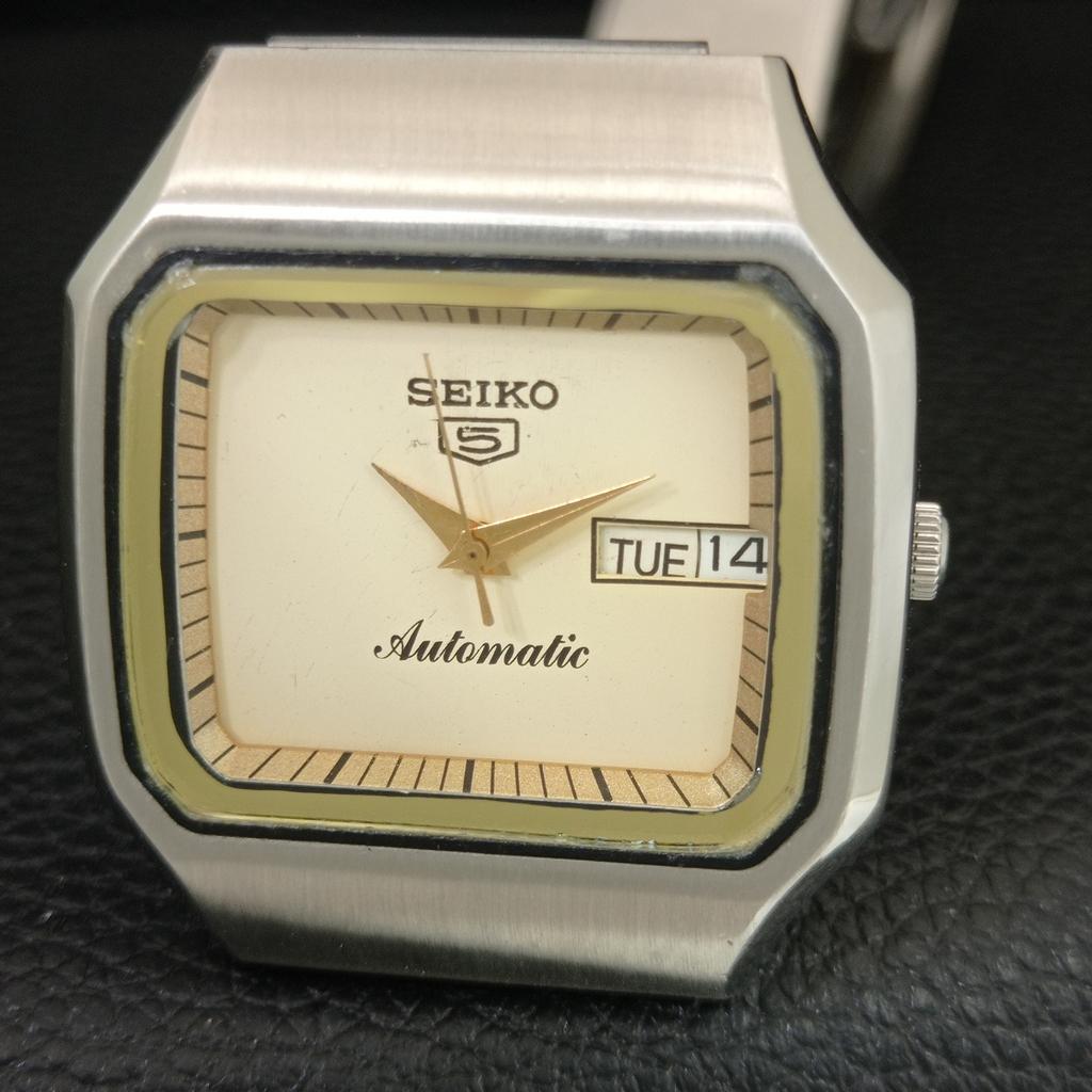 GENUINE VINTAGE SEIKO 5 AUTOMATIC JAPAN MENS CREAM COLOR DIAL WATCH a709192-1
