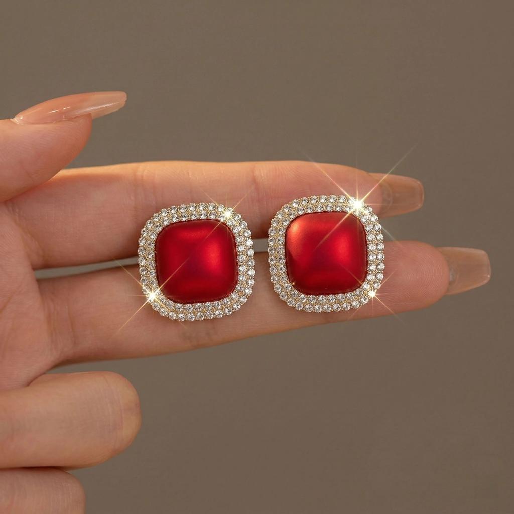 Female Light Luxury Style High-end Feeling Niche Temperament Earrings