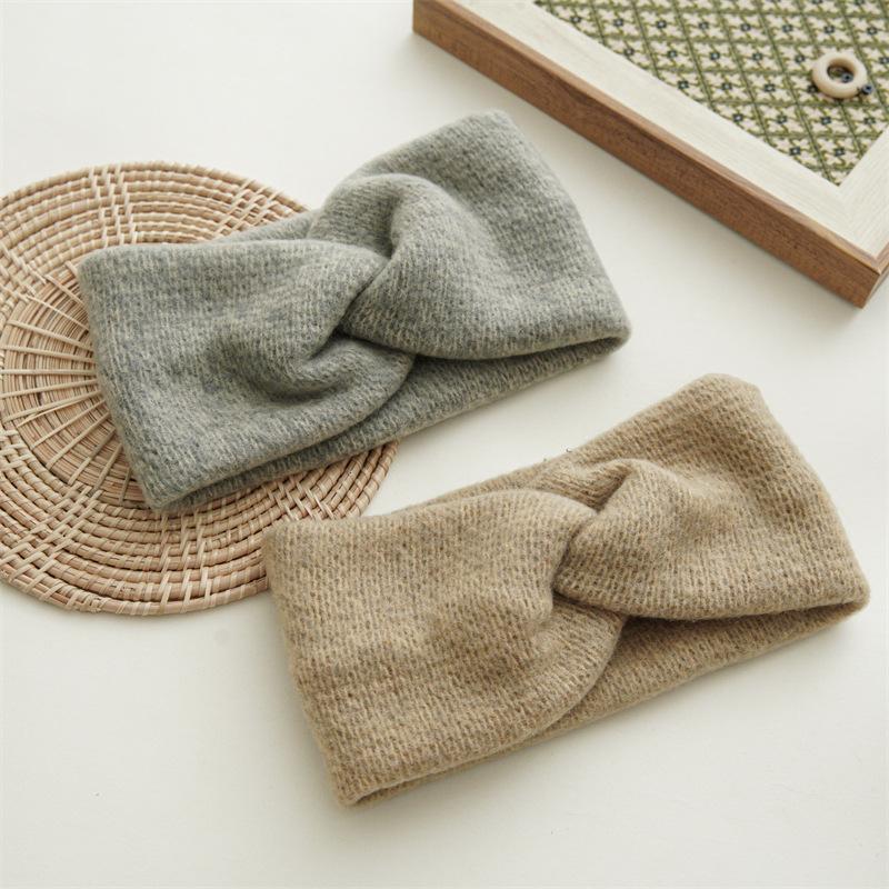 Korean-style hair accessory, vintage chic autumn and winter knitted cross headband, simple Mori girl versatile headband