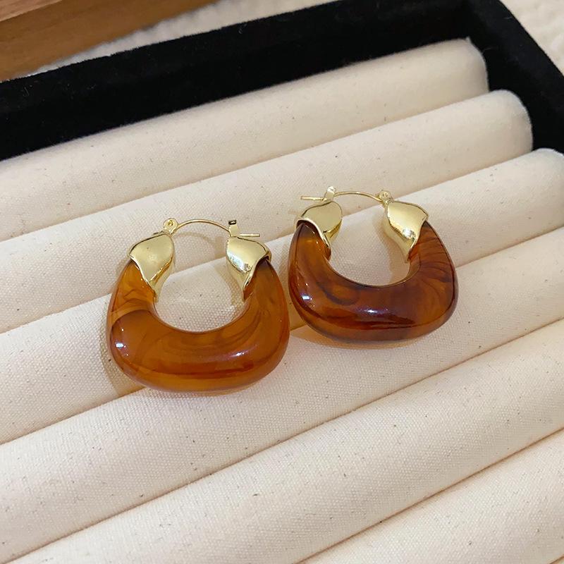 Maillard Coffee Retro Heart Hong Kong Style Versatile Stud Earrings - Niche Fashion Design