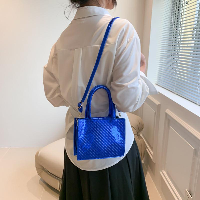 Stilvolle kleine quadratische PU-Tasche für Damen in trendigen Farben, perfekt für den lässigen Weg zur Arbeit