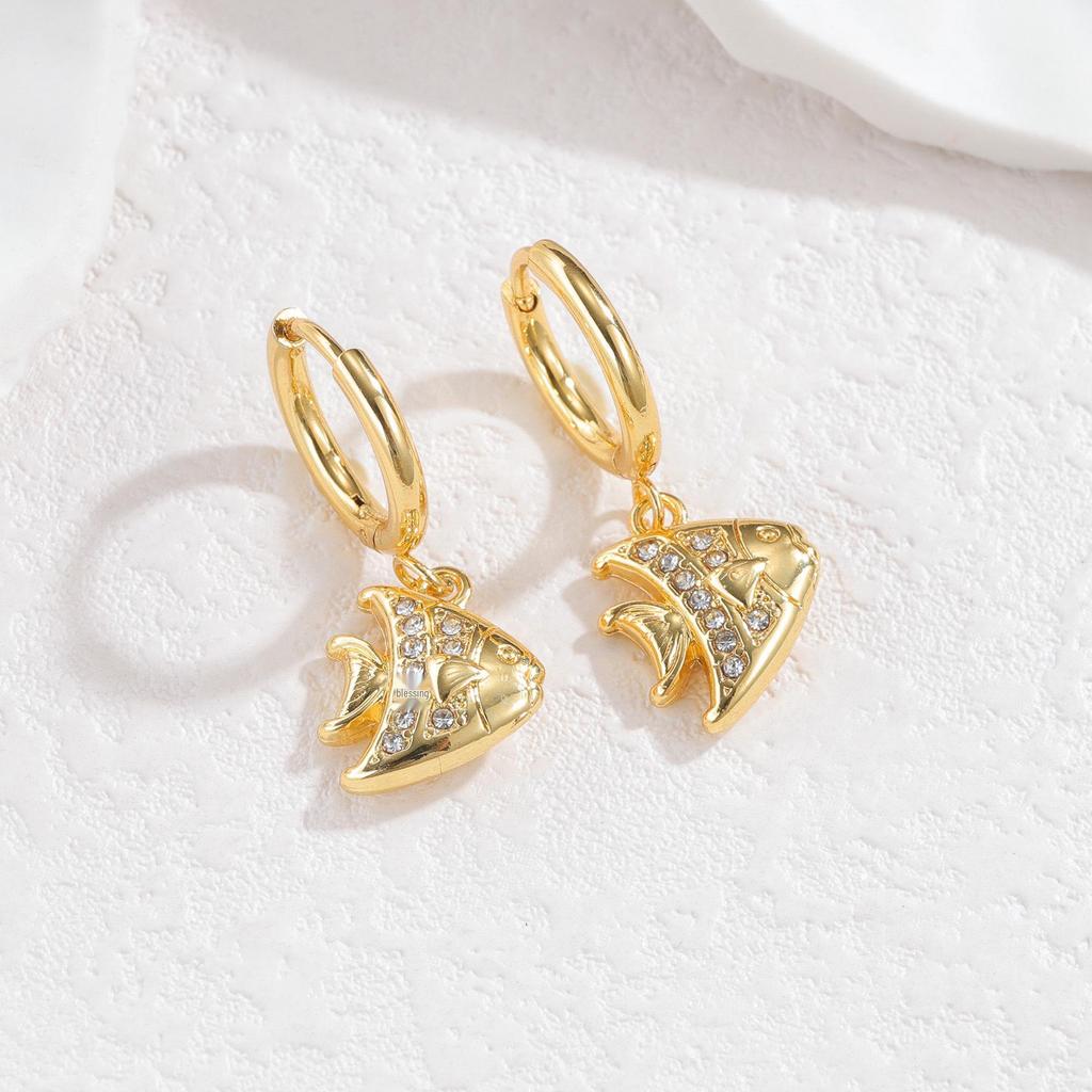 Stainless Steel Diamond-Studded Crab and Starfish Earrings for Women - Light Luxury Fashion.