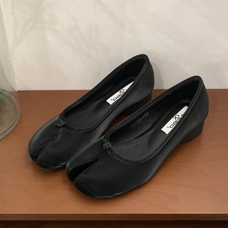 

Мода 2025 Новая Мода Странный Носок Женские Туфли-Лодочки на Низком Каблуке Весна Лето Женская Обувь с Мелким Вырезом Слипоны Женские Туфли на Каблуке 3 см 35 чёрный