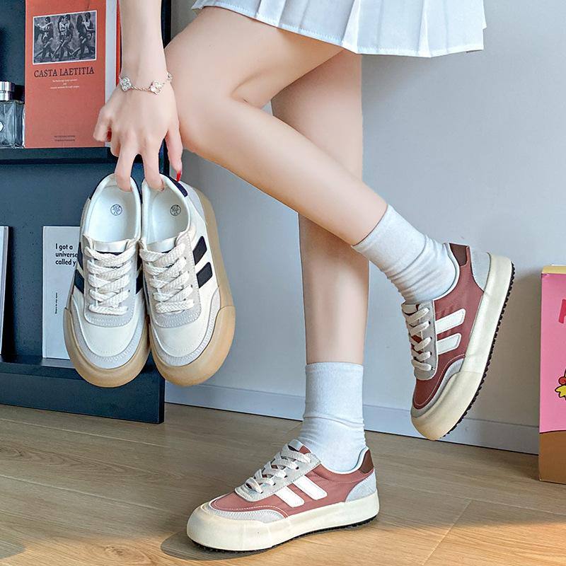 2025 Spring and Autumn New Retro Moral Training Shoes Women's Platform Casual Versatile Board Shoes Niche Design Breathable Canvas Shoes