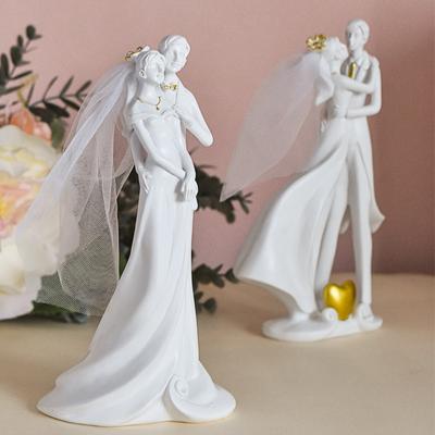 Estilo Nórdico Serie Boda Europea Novios Adornos de Escritorio de Resina Día de San Valentín Figuras Decorativas Hechas a Mano