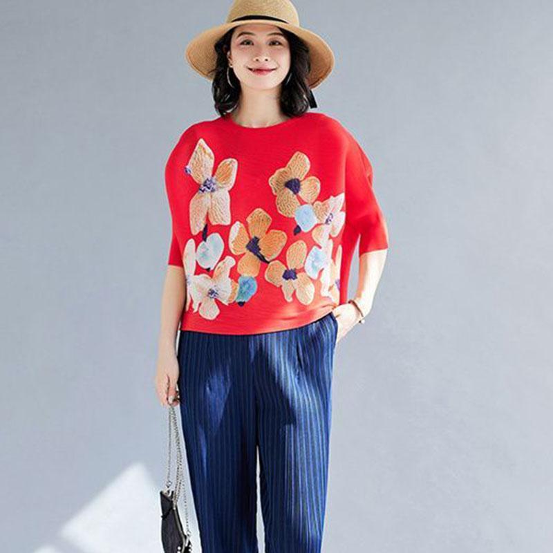 Zerknittertes neues Sommeroberteil mit Aufdruck, lockeres T-Shirt mit 3/4-Ärmeln, High-End-Eleganz und altersreduzierendem dünnen Stil für Damen