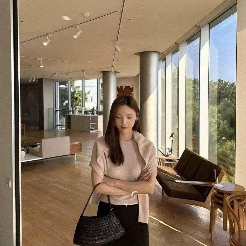 2025 Summer New Niche Design Woven Bag Large Capacity French Sailboat Bag Lazy Vacation Shoulder Underarm Bag