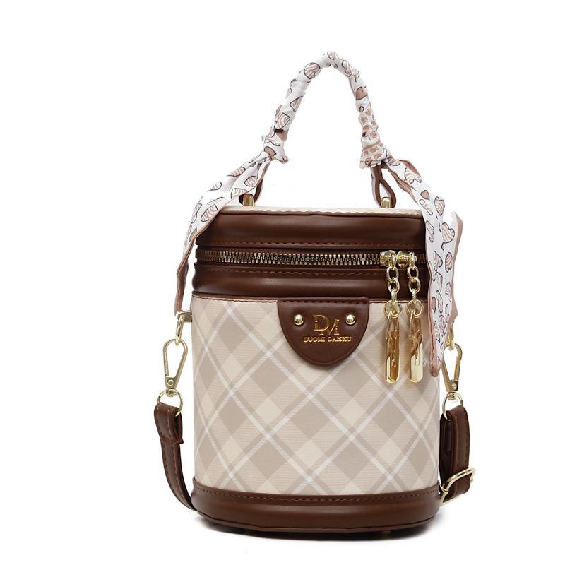 Small Bag Women's New Autumn and Winter Versatile Fashion Shoulder Messenger Bag Rhombus Portable Casual Bucket Bag