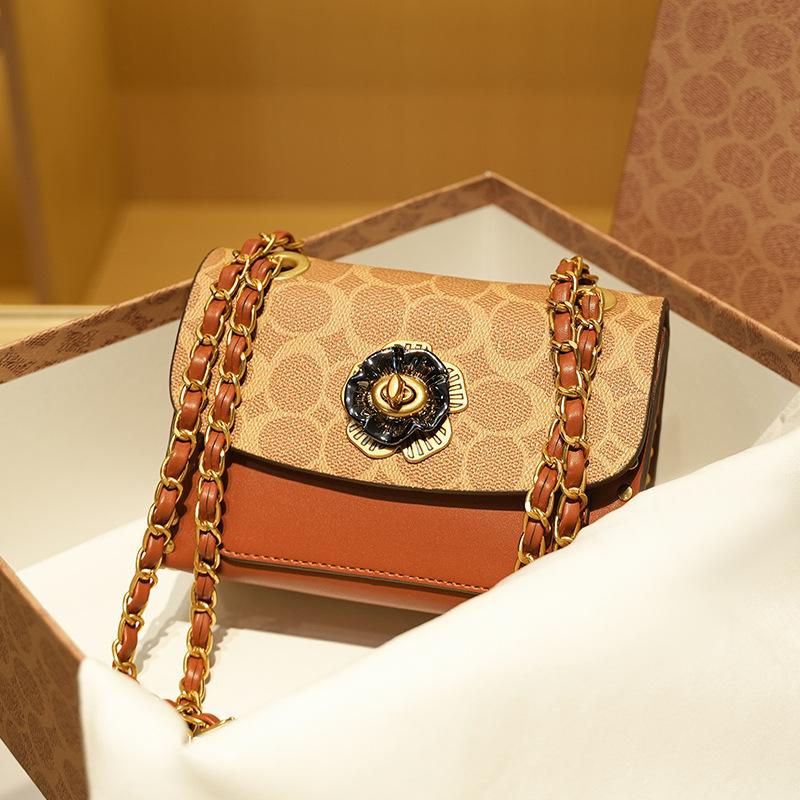 

Женская сумка 2025 новая сумка из кожи с заклепками и цепочкой Camellia высокого класса из цепочек Tide