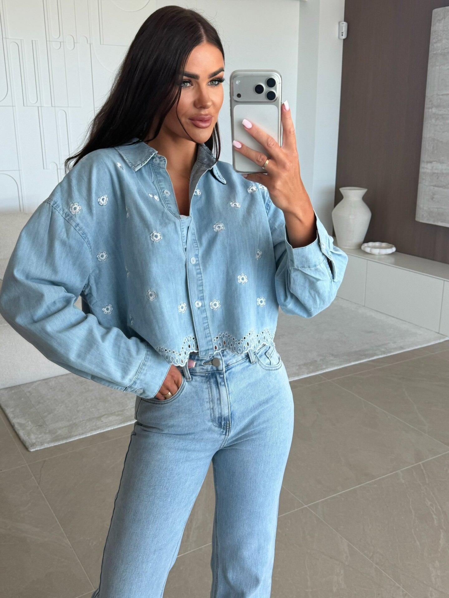 

Spring 2026 Retro Embroidered Denim Shirt: Women s European & American Style, Casual Loose Fit, Long-Sleeved Medium світло-синій колір
