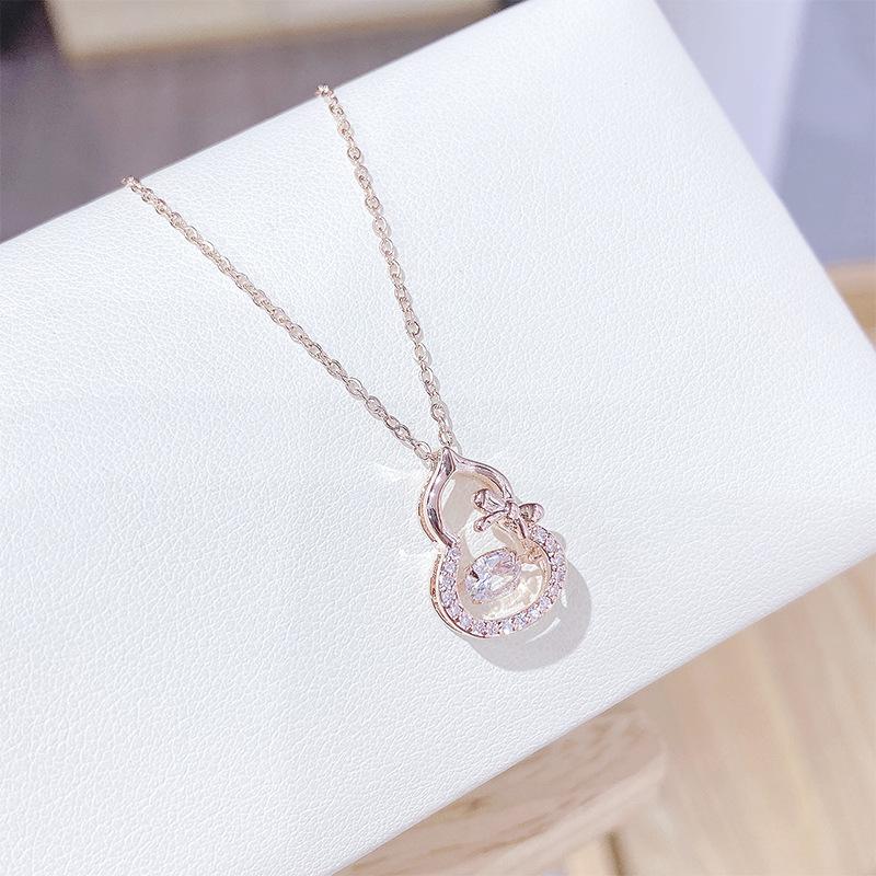 

Новые модные персонализированные ожерелья. Модные подвески в стиле. Модные ожерелья в стиле ретро-ретро.