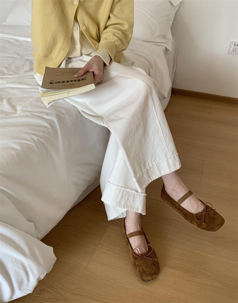 

2025 autumn and winter new Xiaoxiangfeng square head bow flat-soled single shoes women s shoes light mouth versatile grandma shoes ladyshoes 39 светло-коричневого