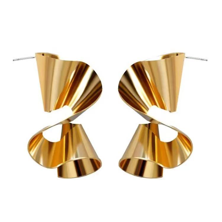 Retro Alloy Geometric Earrings: Stylish Twisted Metal Ear Drops for Women