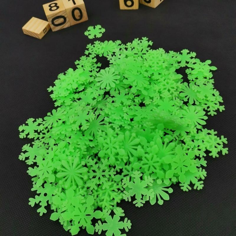 50Pcs 3D Luminous Snowflakes At Night Glowing Fluorescent Wall Stickers For Children Baby Room Bedroom Christmas Diy Decoration