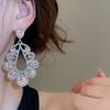 Silbernadel Strass Tränenohrringe: Luxuriöse, Modische, Hochwertige Hofstil-Stecker mit einem Individualistischen, Übertriebenen Design.