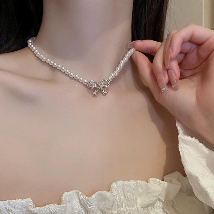 Strong Light Pearl Necklace New Explosive Fashion High-end Light Luxury Zircon Bow Collarbone Chain Women's Versatile