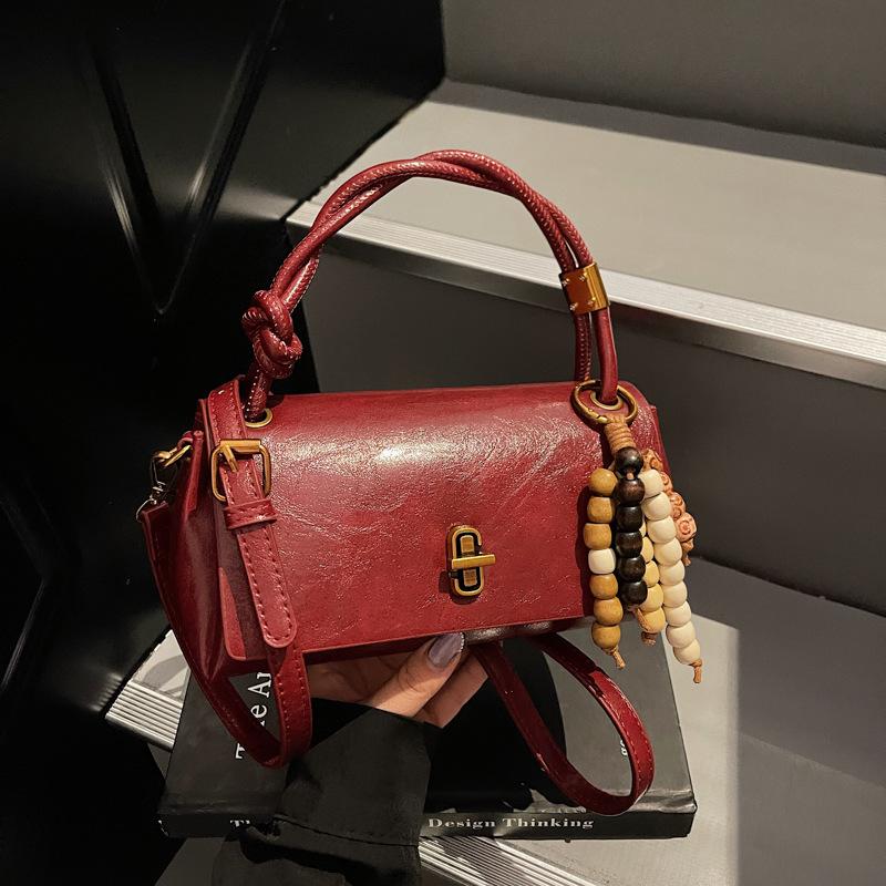 Premium niche bag women's retro 2025 new autumn and winter versatile messenger bag Korean version ins portable small square bag