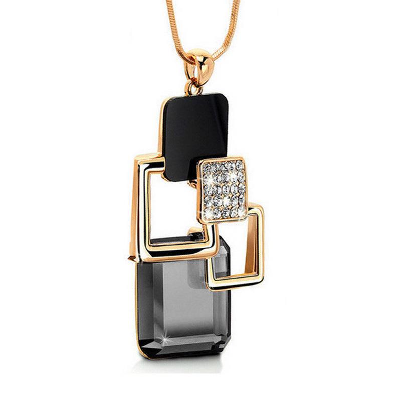 New crystal sweater chain women's Korean version fashion clothes accessories retro long necklace versatile autumn and winter pendant wholesale