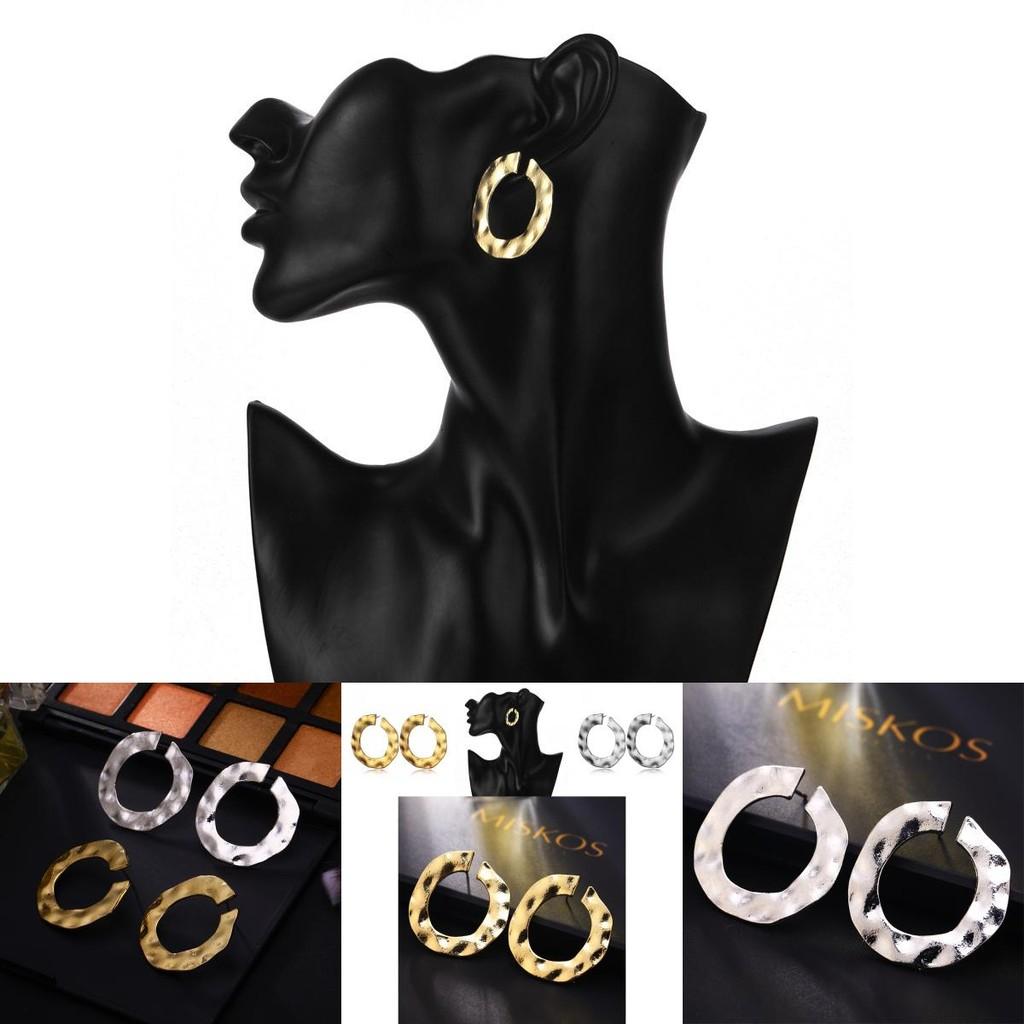 Fashionable Women's Alloy Hoop Earrings Modern Geometric Style In Gold And Silver