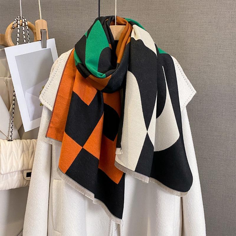 Autumn and winter new letter geometric splicing contrasting color scarf women's simple versatile neck protection scarf fashion decorative shawl