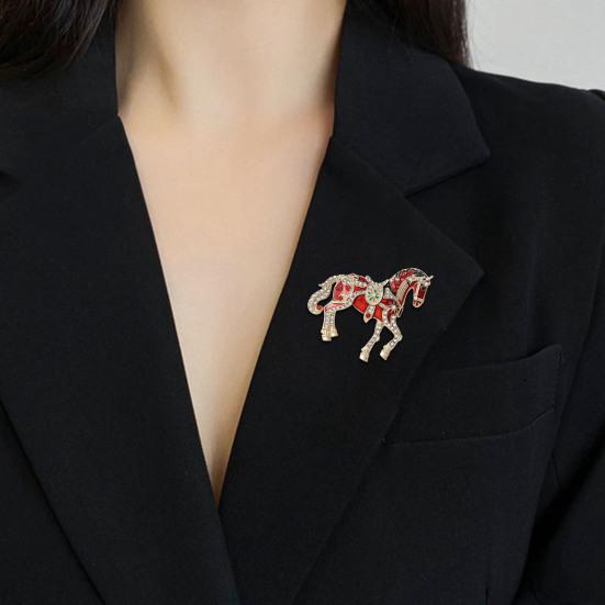 Alloy Multicolor Horse Brooch Rhinestone Inlaid Standing Horse Brooch Lapel Pin Zodiac Year Animal Brooch for Men Women Clothing Accessories