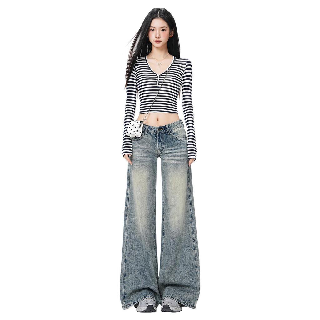 Low-rise, slimming, loose, wide-leg, slightly flared bell-bottom jeans for girls and women, perfect for spring.